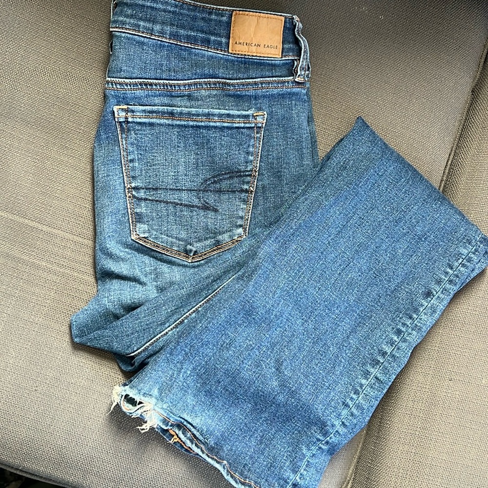American Eagle Stretch Hi-Rise Skinny Kick Mid Rise Medium Wash Jeans Size 10